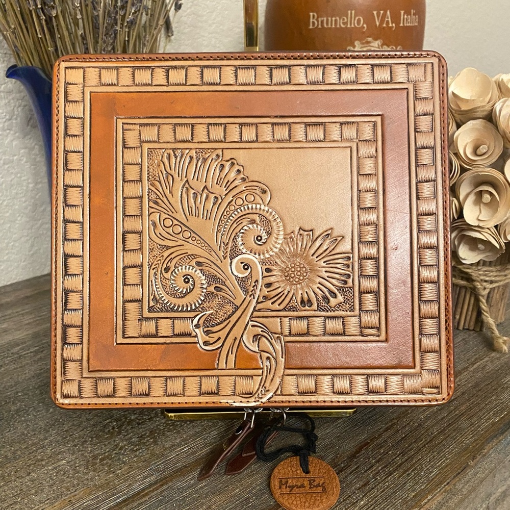 NWT Myra Bag STATUESQUE JEWELRY BOX